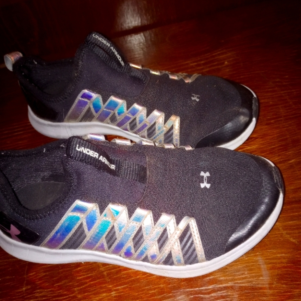 Girls UA shoes